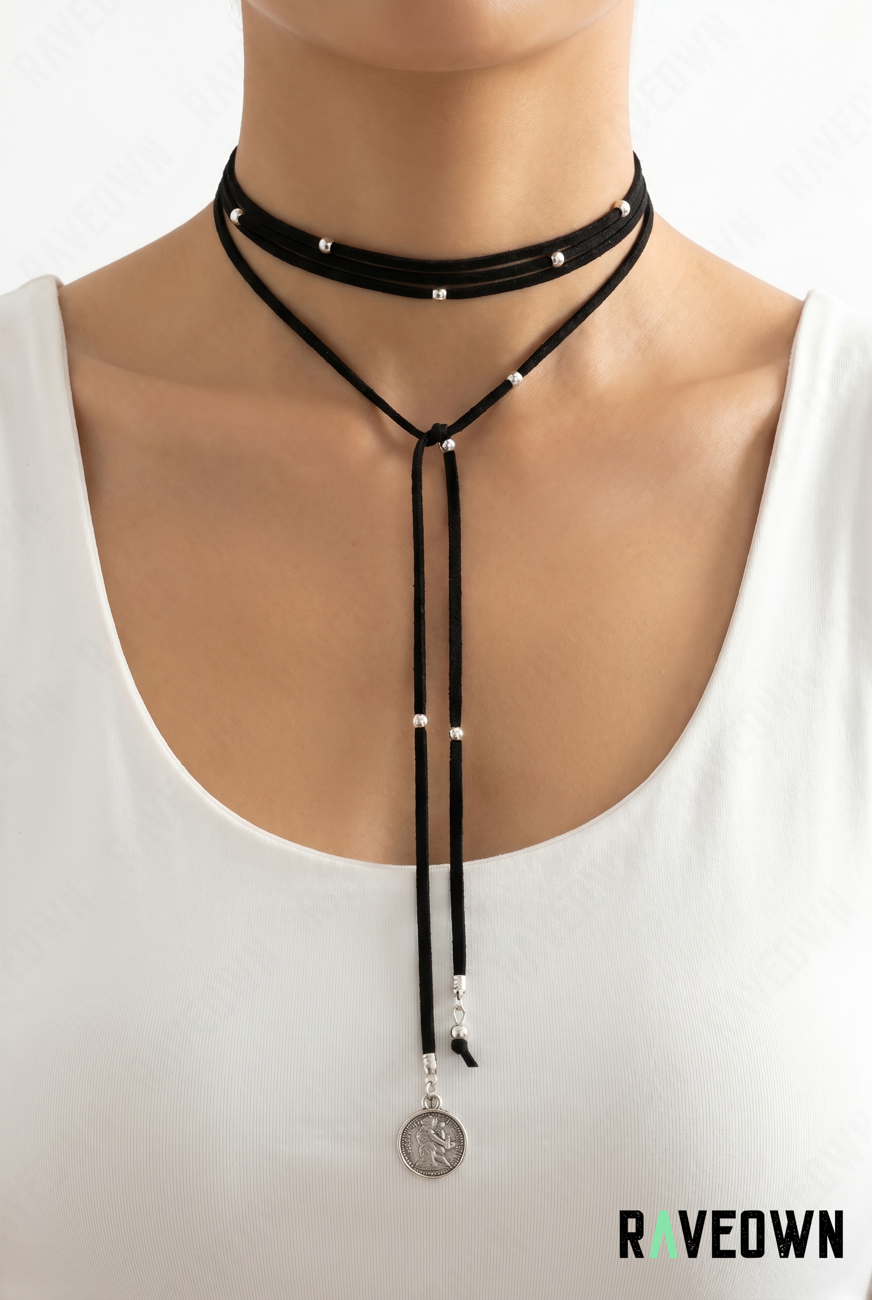 Collier cordon avec médaillon | RÆVEN